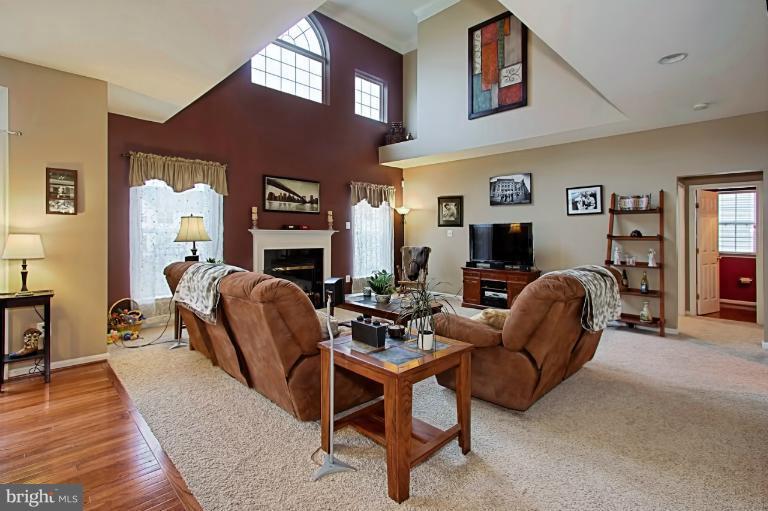 8729 Lords View Loop Gainesville, VA 20155 - Photo 8 of 29 Family Room