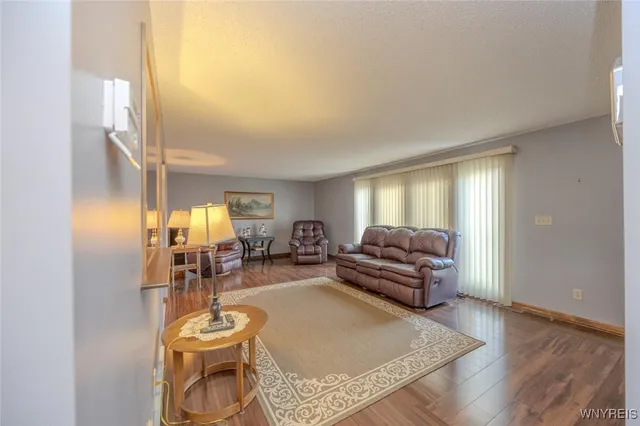 $2,200 | 6784 Bear Ridge Road, Pendleton, NY 14094