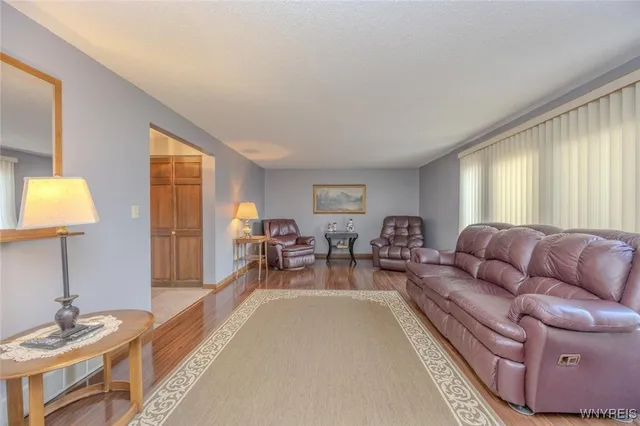 $2,200 | 6784 Bear Ridge Road, Pendleton, NY 14094