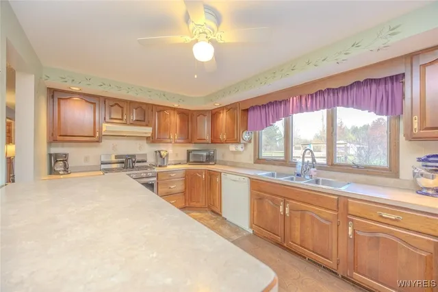 $2,200 | 6784 Bear Ridge Road, Pendleton, NY 14094