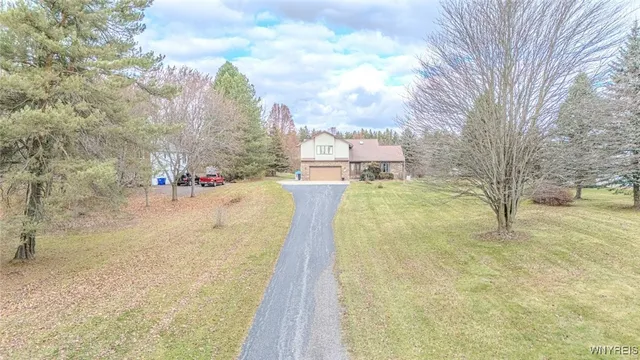 $2,200 | 6784 Bear Ridge Road, Pendleton, NY 14094
