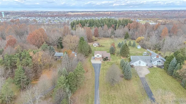 $2,200 | 6784 Bear Ridge Road, Pendleton, NY 14094