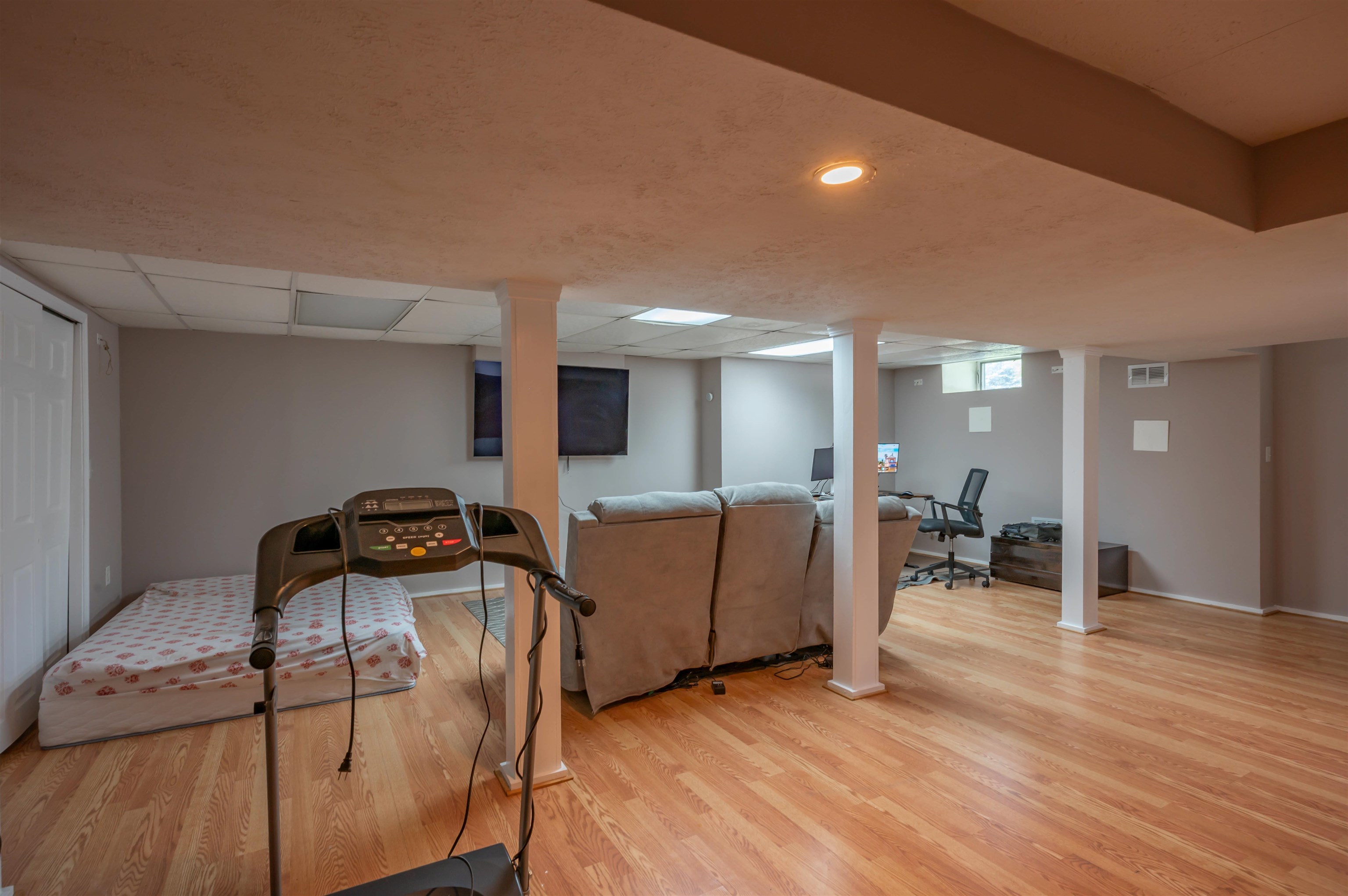 23 Normandy Way Nashua, NH 03063 - Photo 18 of 22 Gallery Image 18