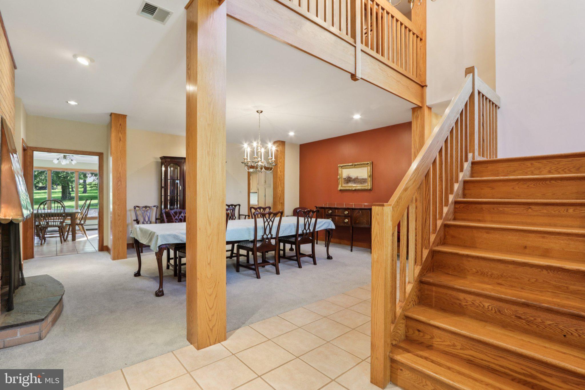 Foyer/Dining Room