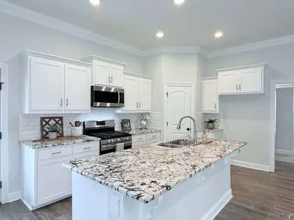 $315,000 | 654 Beaumont Drive, Gonzales, LA 70737