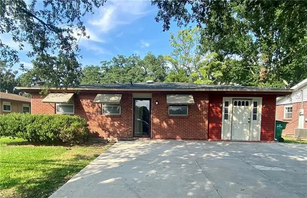$1,300 | 15 Helis Drive, Waggaman, LA 70094