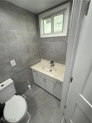 a view of living room washer and dryer