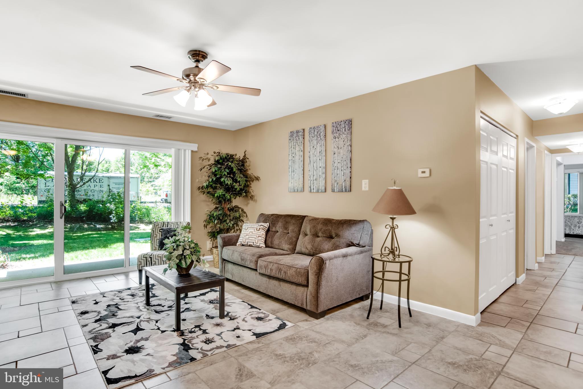 2572 Riva Road, Unit 5B Annapolis, MD 21401 - Photo 4 of 24 Living Room