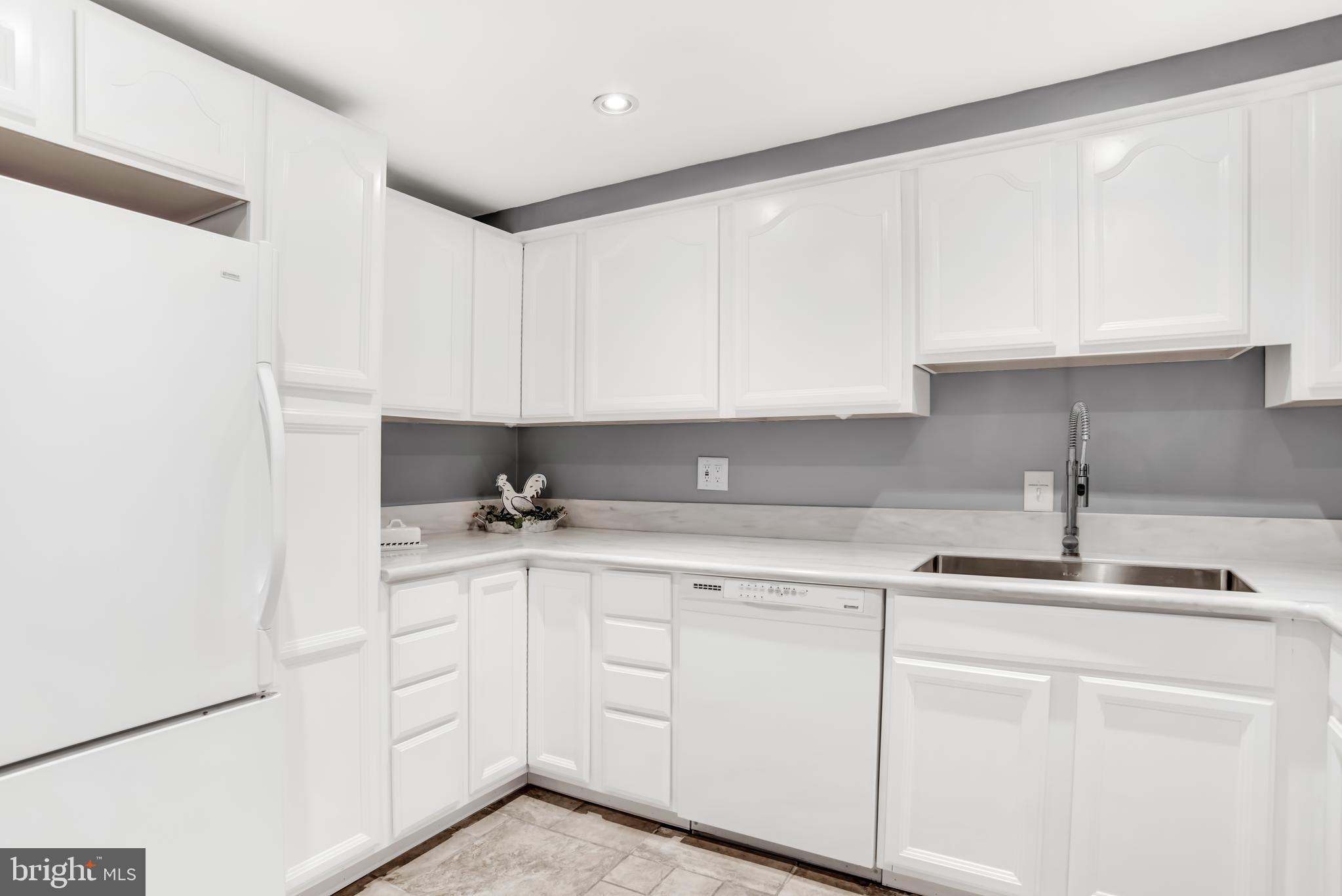 2572 Riva Road, Unit 5B Annapolis, MD 21401 - Photo 9 of 24 Kitchen