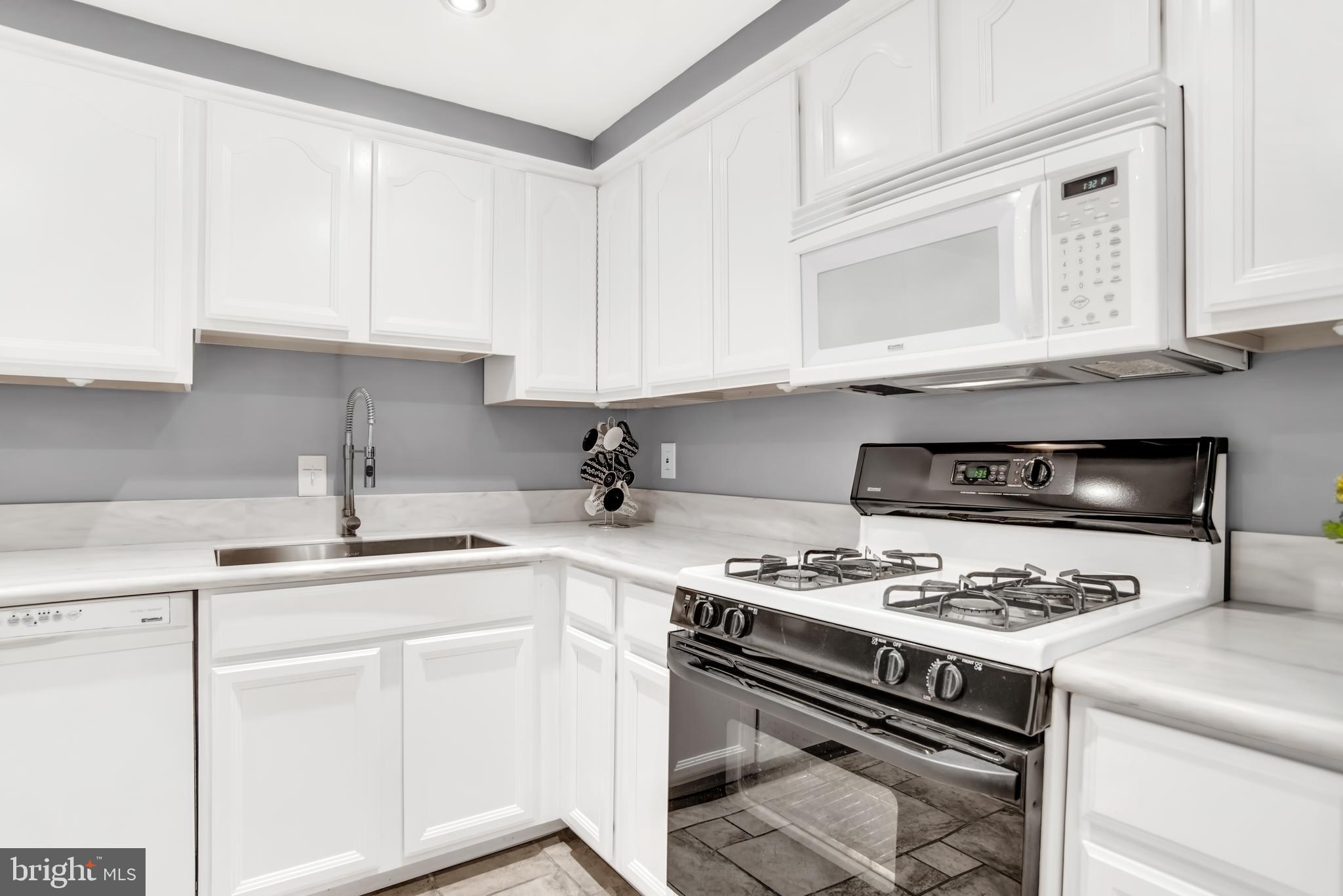 2572 Riva Road, Unit 5B Annapolis, MD 21401 - Photo 10 of 24 Kitchen