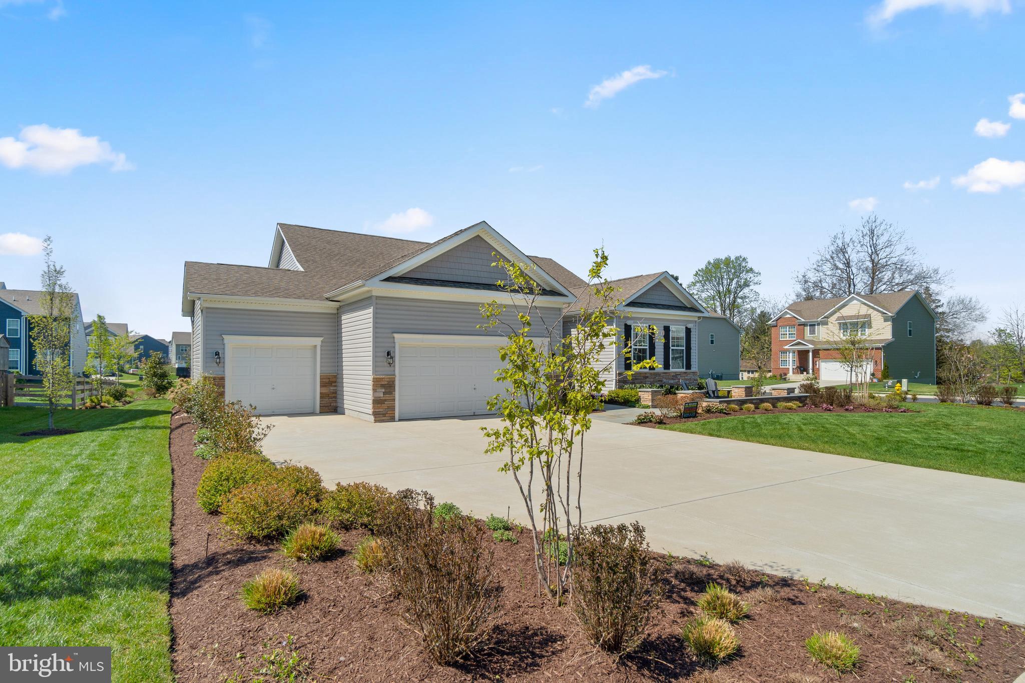 667 Stonegate Road Westminster, MD 21157 - Photo 2 of 51 Gallery Image 2