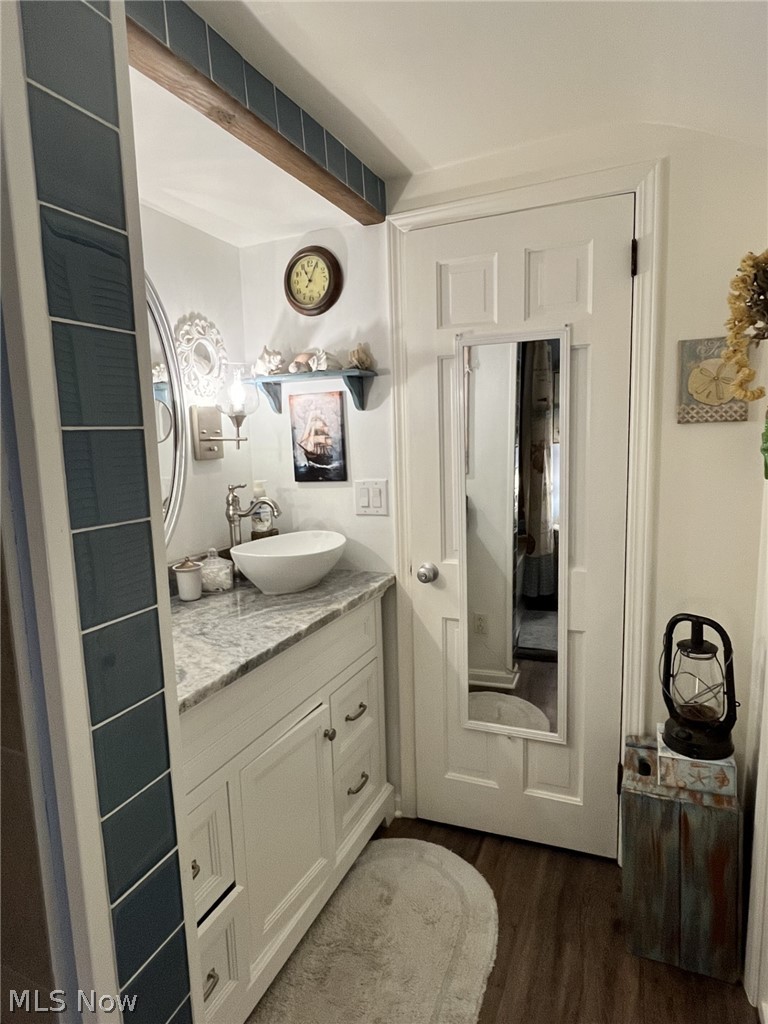 6795 Wadsworth Road Medina, OH 44256 - Photo 8 of 48 Second Floor Bathroom