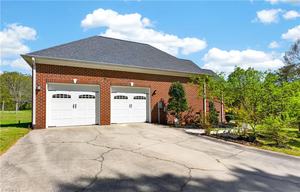 2027 Whites Mill Road High Point, NC 27265 - Photo 40 of 45