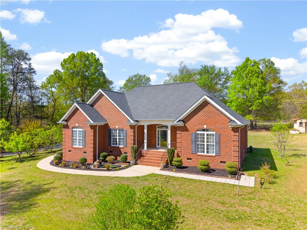 2027 Whites Mill Road High Point, NC 27265 - Photo 5 of 45