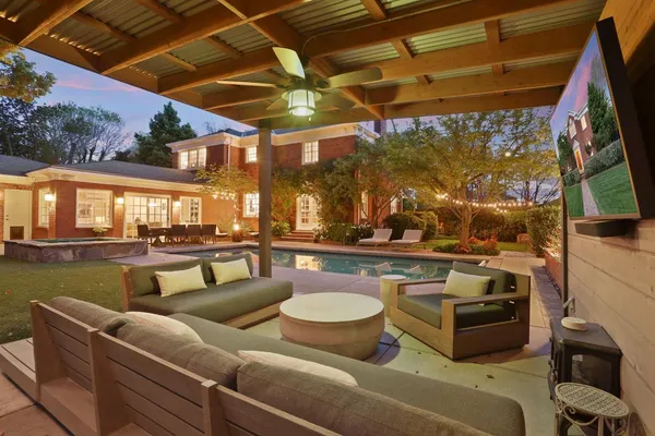 $1,099,900 | 930 Sycamore Avenue, Modesto, CA 95350