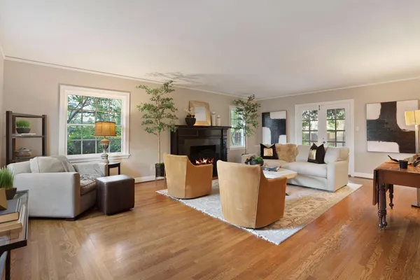 $1,099,900 | 930 Sycamore Avenue, Modesto, CA 95350