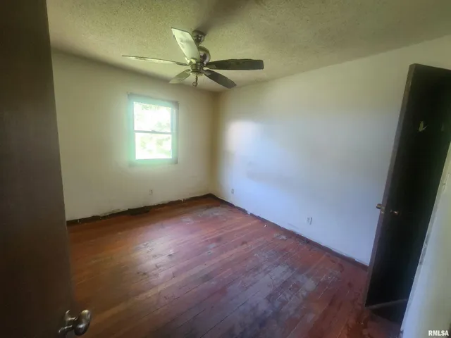 $29,900 | 904 East Poplar Street, Du Quoin, IL 62832