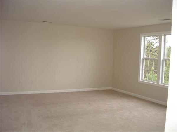 367 Raymond Road Plymouth, MA 02360 - Photo 7 of 12 an empty room with a window