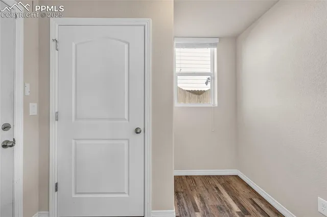 a view of utility room