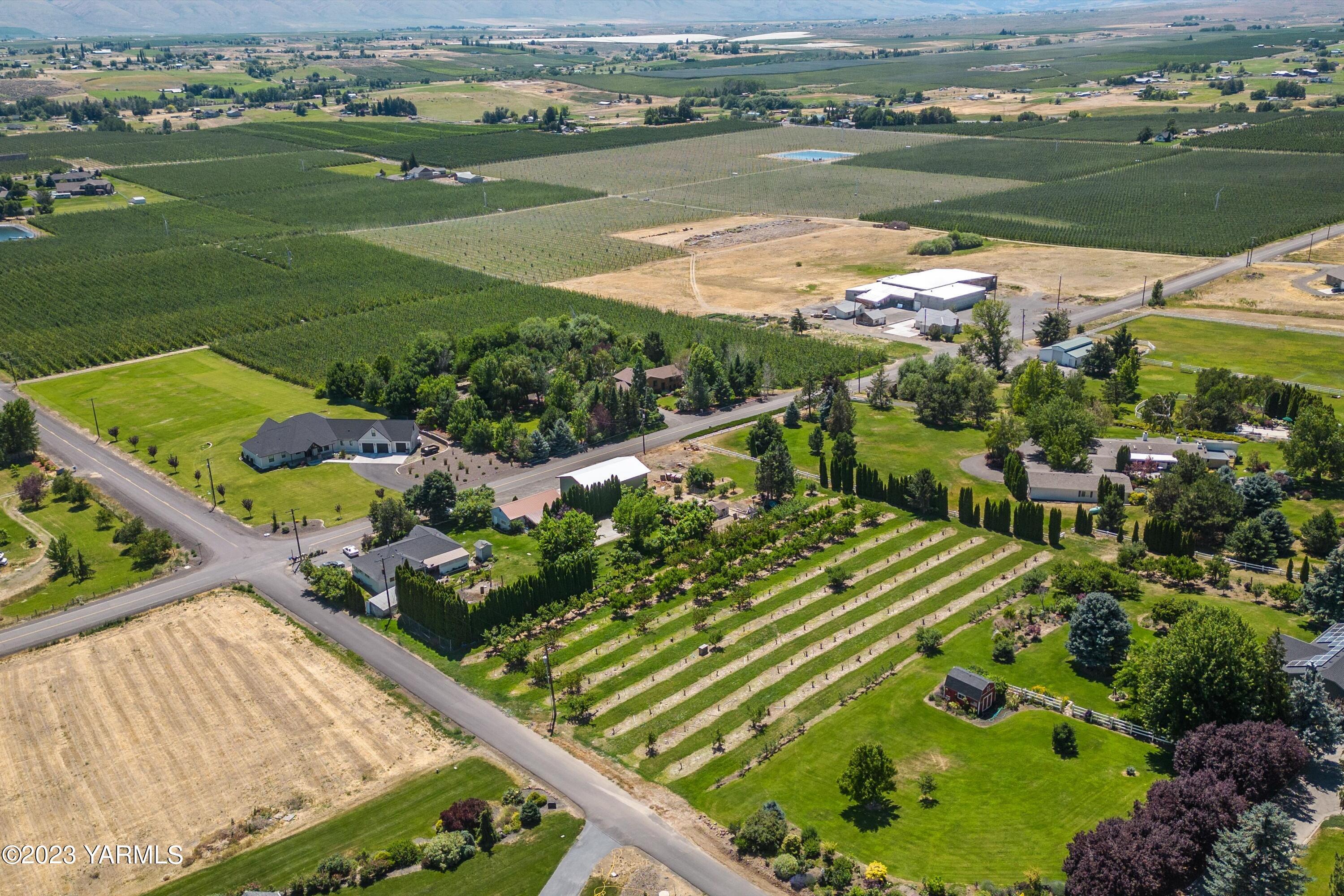 14901 Summitview Ext Road Yakima, WA 98908 - Photo 21 of 24 a view of a lake with a city