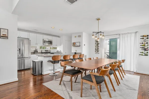 $2,700 | 906 Andrews Street, Houston, TX 77019