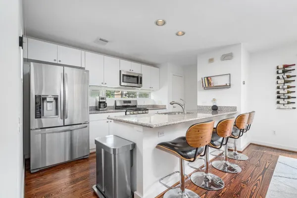 $2,700 | 906 Andrews Street, Houston, TX 77019