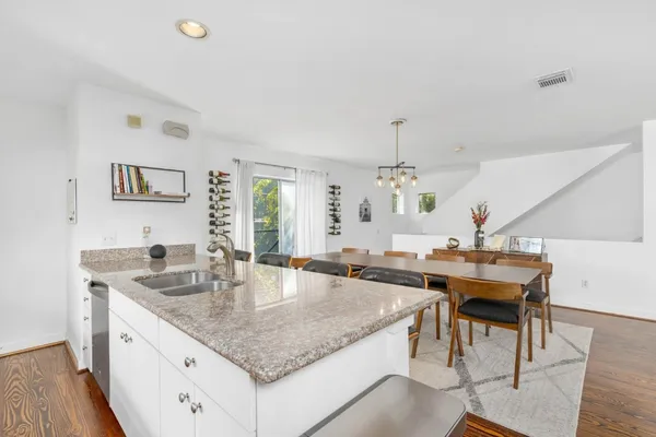 $2,700 | 906 Andrews Street, Houston, TX 77019