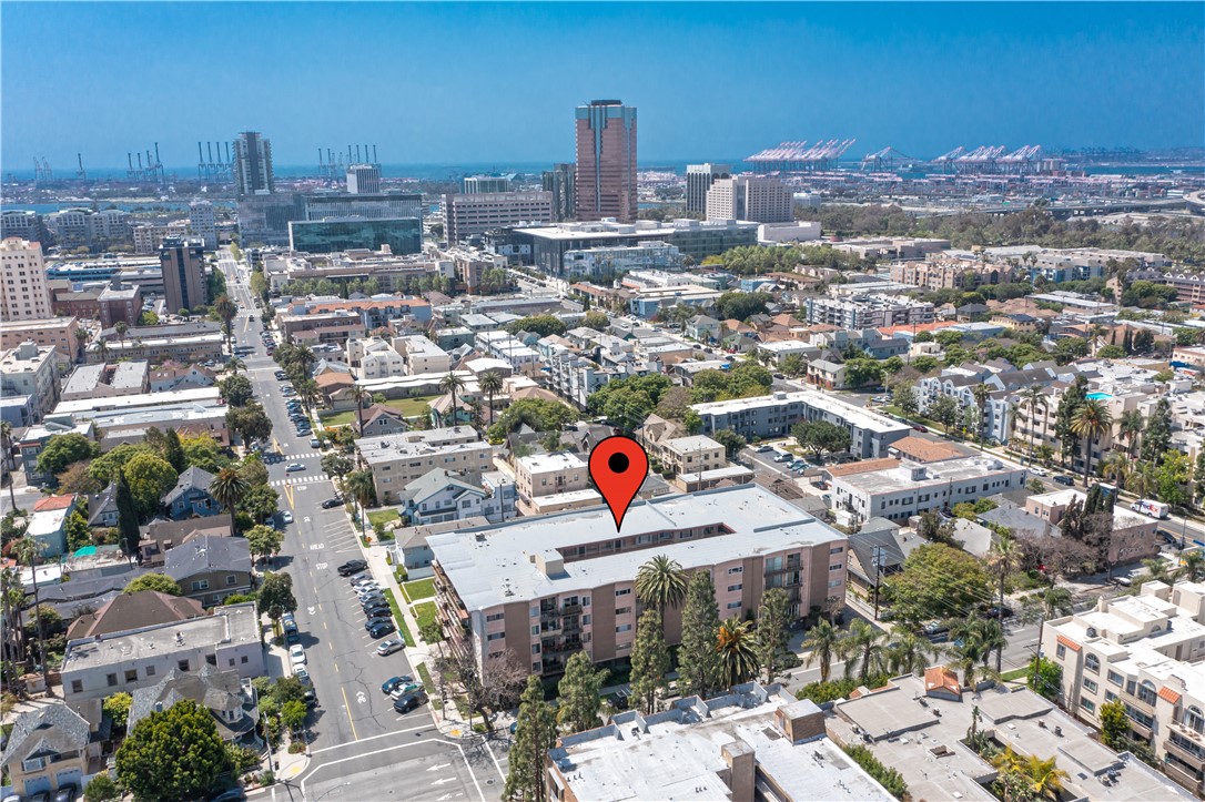 545 Chestnut Avenue, Unit 104 Long Beach, CA 90802 - Photo 5 of 48 a view of a city