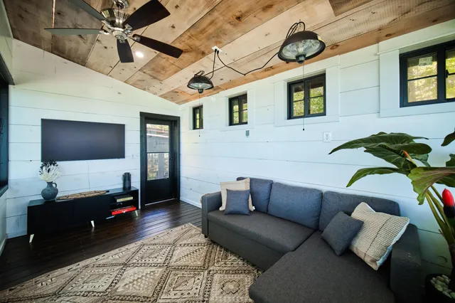 $985,000 | 4282 West Fox Farm Road, Manistee, MI 49660