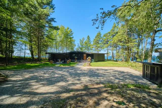 $985,000 | 4282 West Fox Farm Road, Manistee, MI 49660