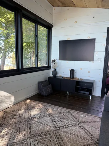 $985,000 | 4282 West Fox Farm Road, Manistee, MI 49660