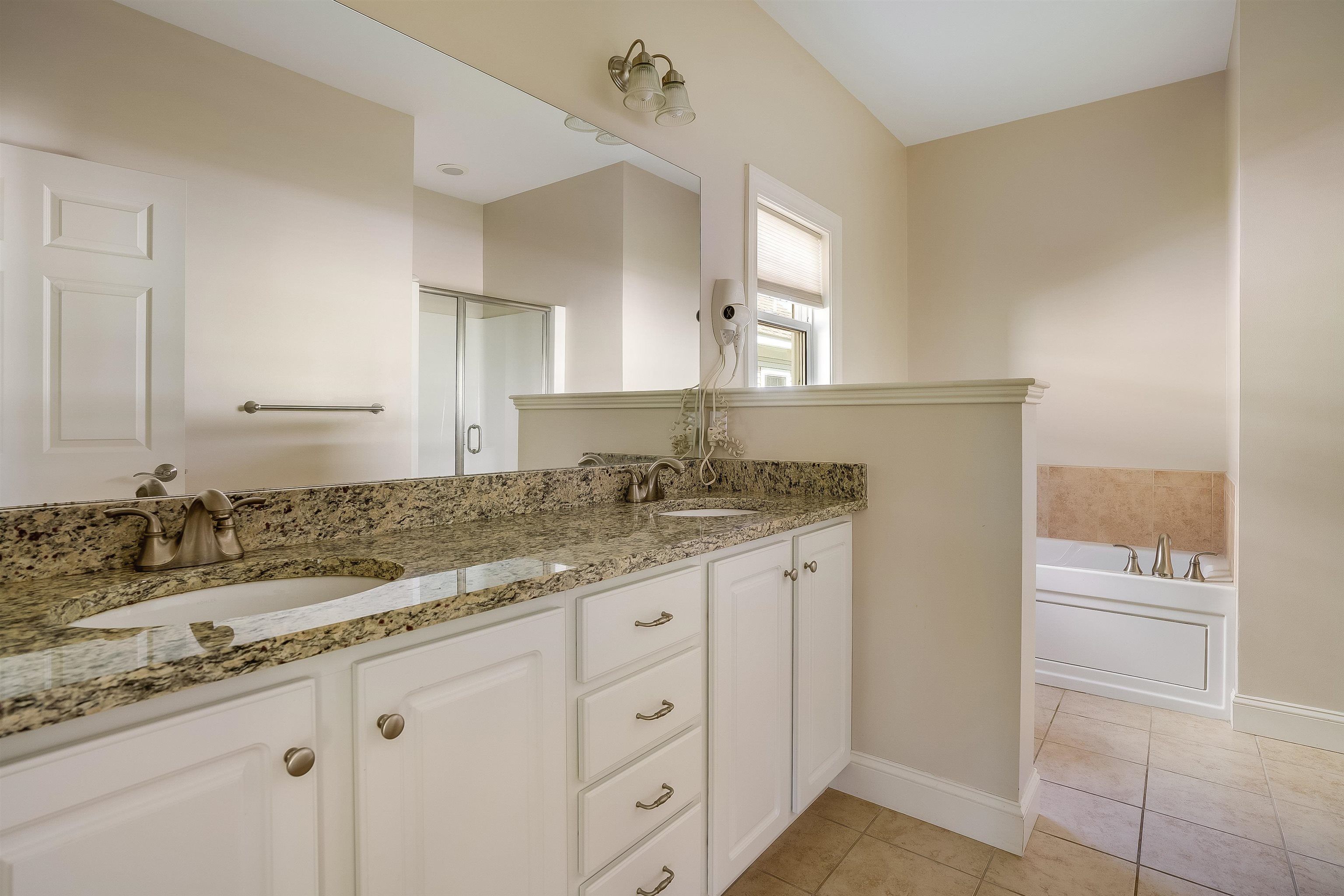 35 Metea Lane Bedford, NH 03110 - Photo 20 of 34