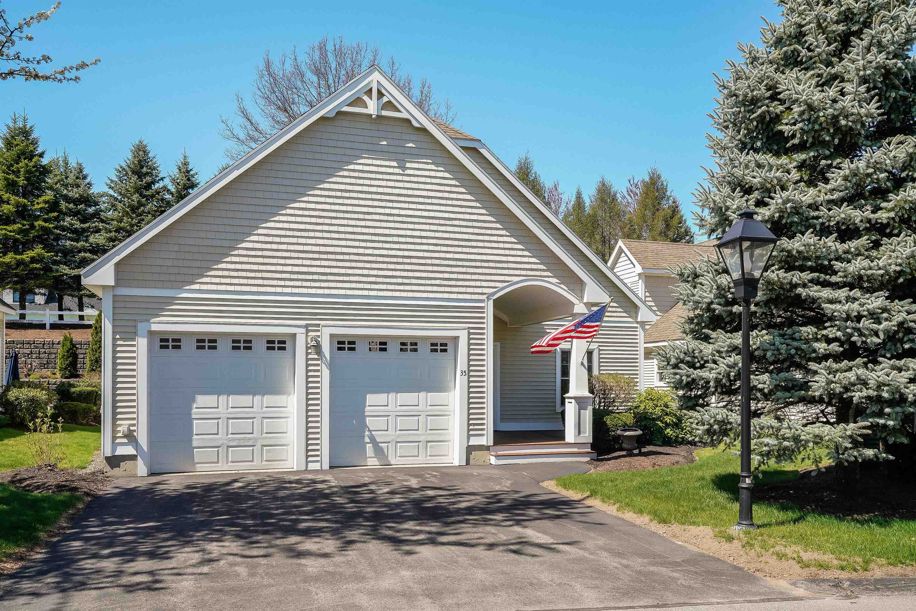35 Metea Lane Bedford, NH 03110 - Photo 2 of 34