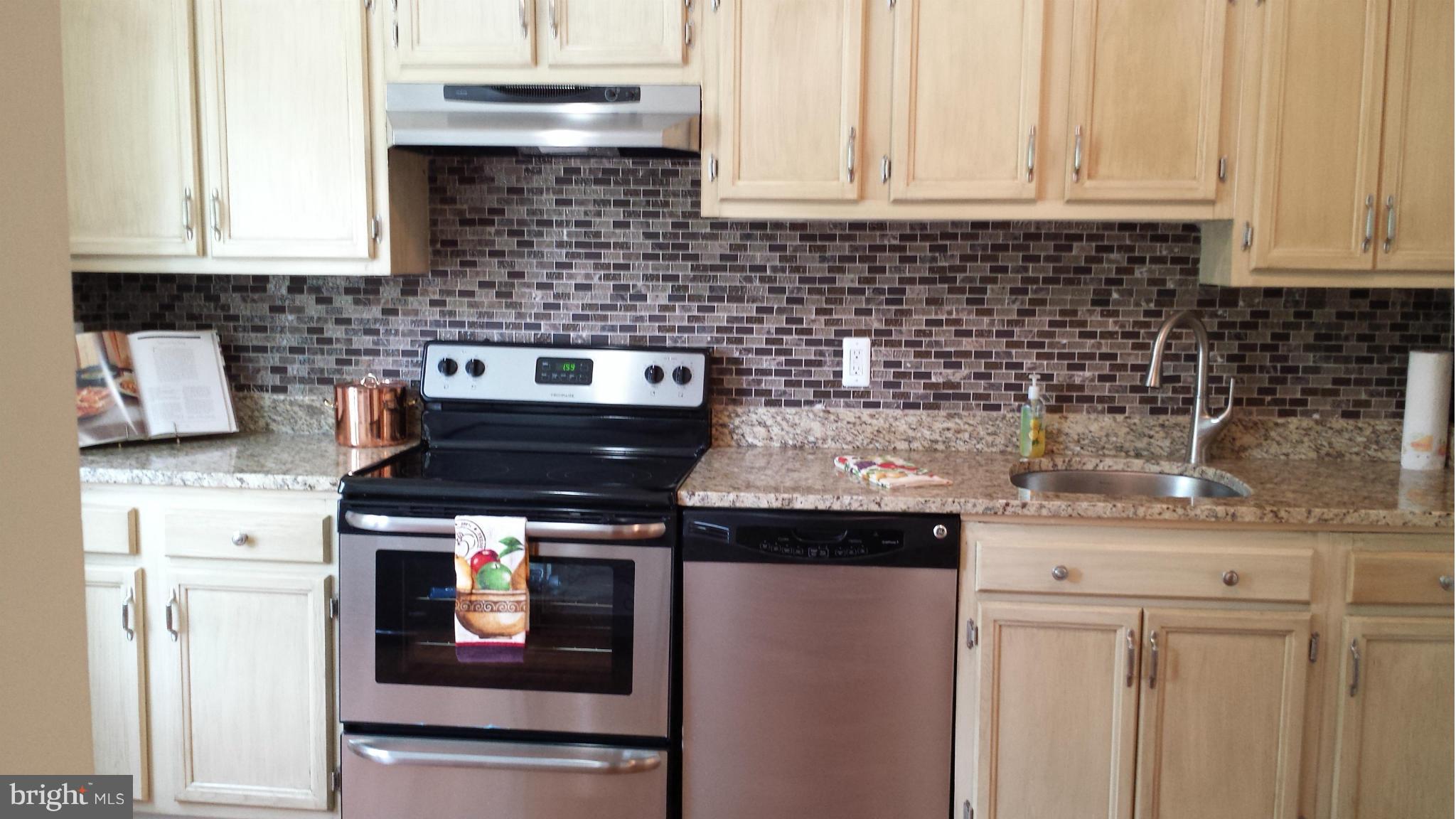8322 Moline Place Springfield, VA 22153 - Photo 9 of 20 Kitchen