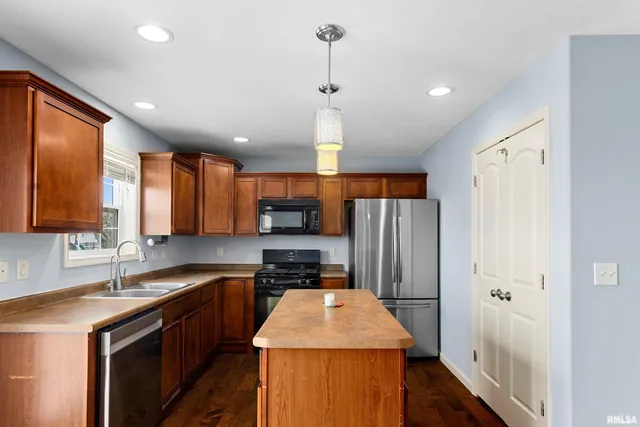 $365,000 | 2515 West Sesame Street, Dunlap, IL 61525