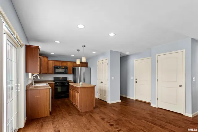 $365,000 | 2515 West Sesame Street, Dunlap, IL 61525