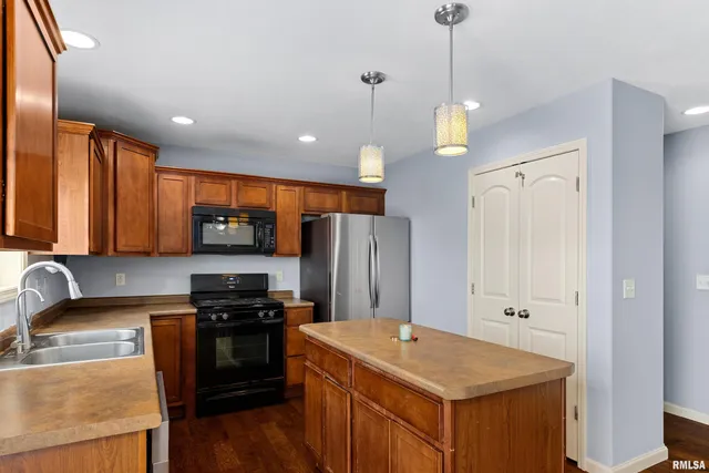 $365,000 | 2515 West Sesame Street, Dunlap, IL 61525