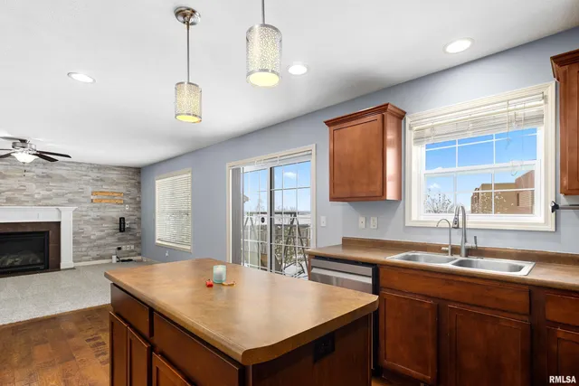 $365,000 | 2515 West Sesame Street, Dunlap, IL 61525