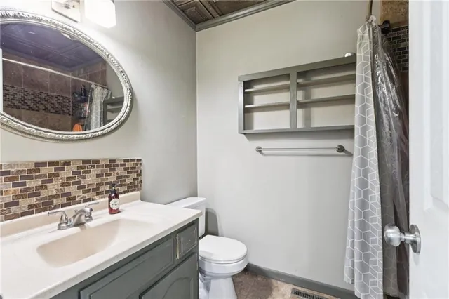 $275,000 | 216 Southwest 26th Street, Blue Springs, MO 64015