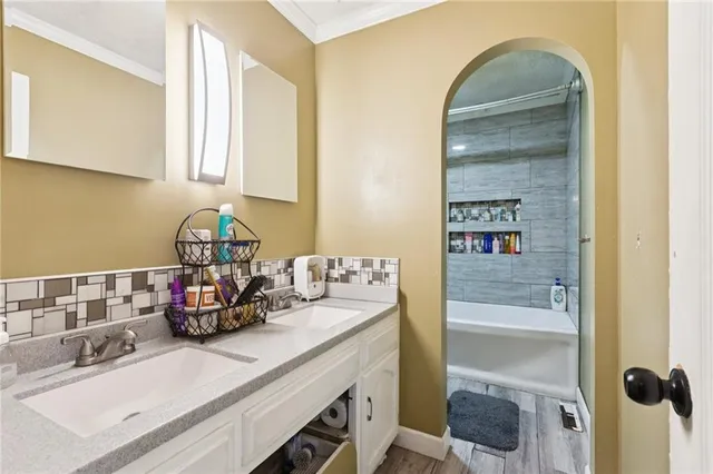 $275,000 | 216 Southwest 26th Street, Blue Springs, MO 64015