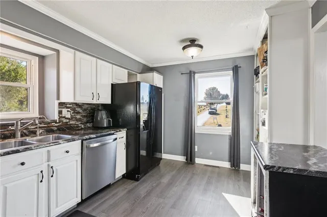 $275,000 | 216 Southwest 26th Street, Blue Springs, MO 64015