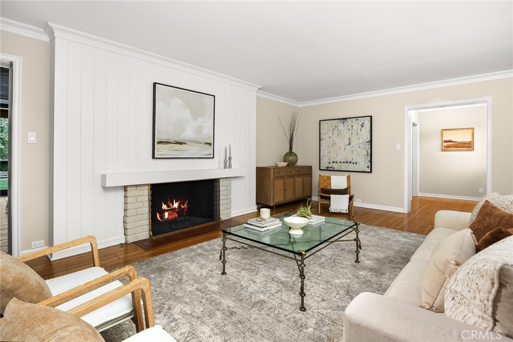 400 Vaquero Road Arcadia, CA 91007 - Photo 4 of 23 Living Room with Foyer