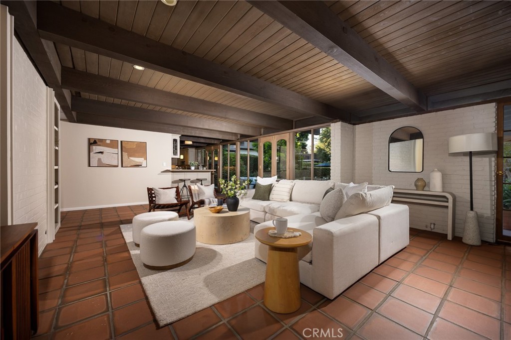 400 Vaquero Road Arcadia, CA 91007 - Photo 6 of 23 Family Room