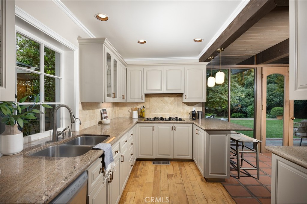 400 Vaquero Road Arcadia, CA 91007 - Photo 9 of 23 Kitchen