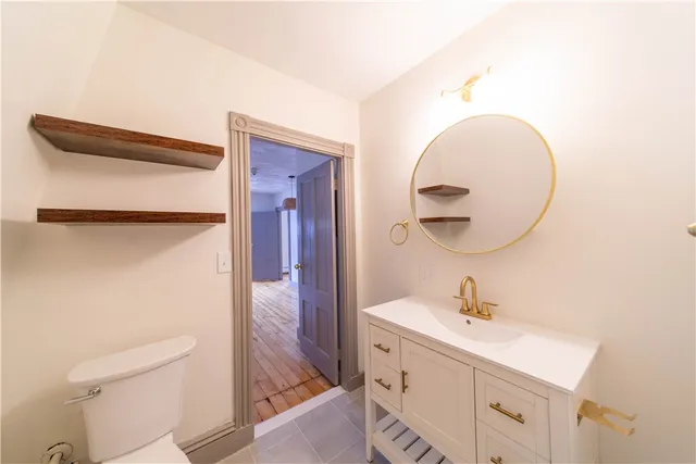 $2,500 | 309 Main Street, Unit 2, East Greenwich, RI 02818