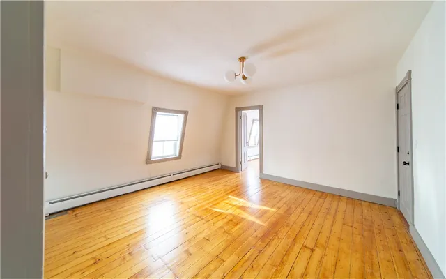 $2,500 | 309 Main Street, Unit 2, East Greenwich, RI 02818