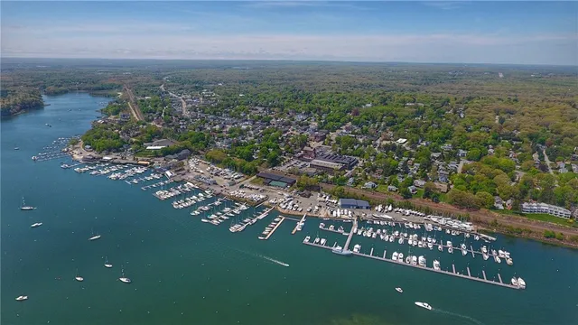 $2,500 | 309 Main Street, Unit 2, East Greenwich, RI 02818