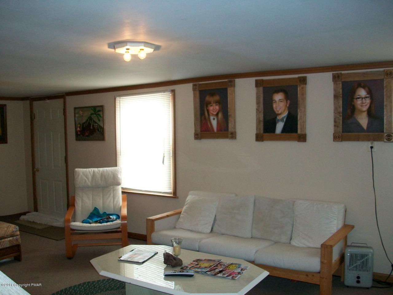 88 Kuhenbeaker Road Blakeslee, PA 18610 - Photo 11 of 18 Family room