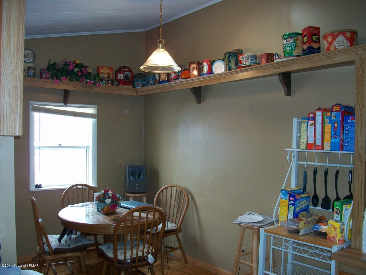 88 Kuhenbeaker Road Blakeslee, PA 18610 - Photo 9 of 18 Eat-in Kitchen