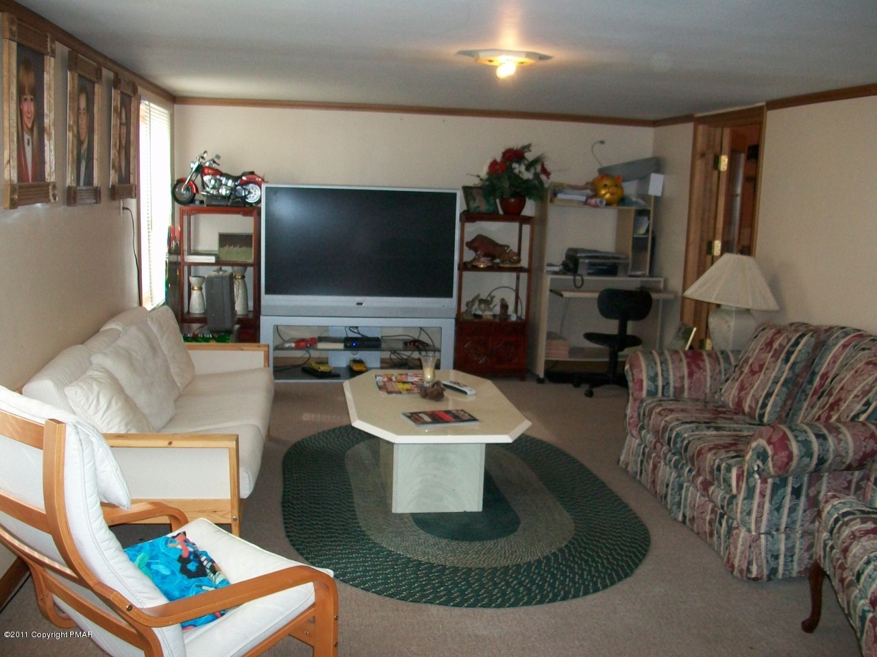 88 Kuhenbeaker Road Blakeslee, PA 18610 - Photo 10 of 18 Family room